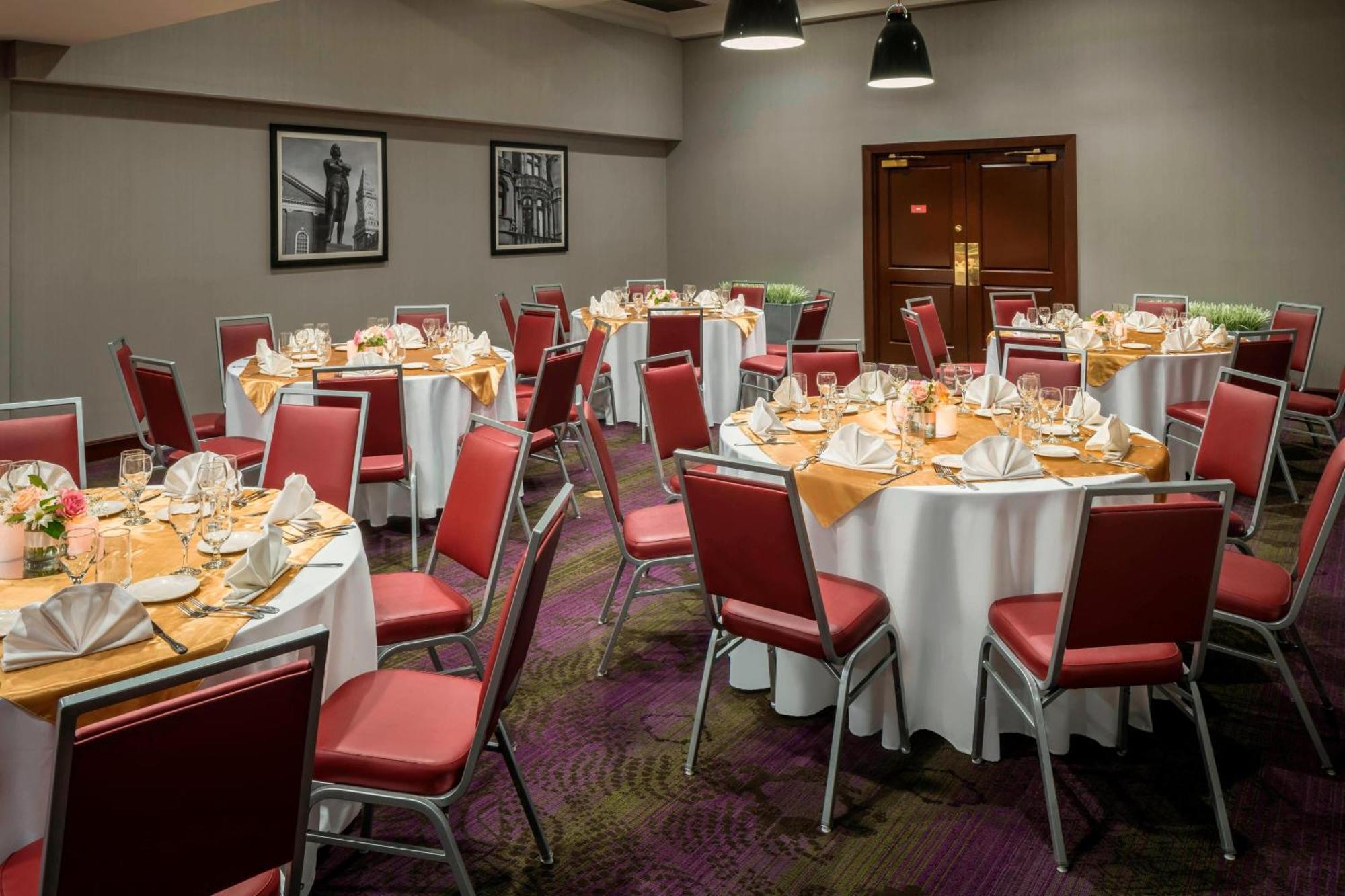 Four Points By Sheraton Boston Logan Airport Ревир Экстерьер фото