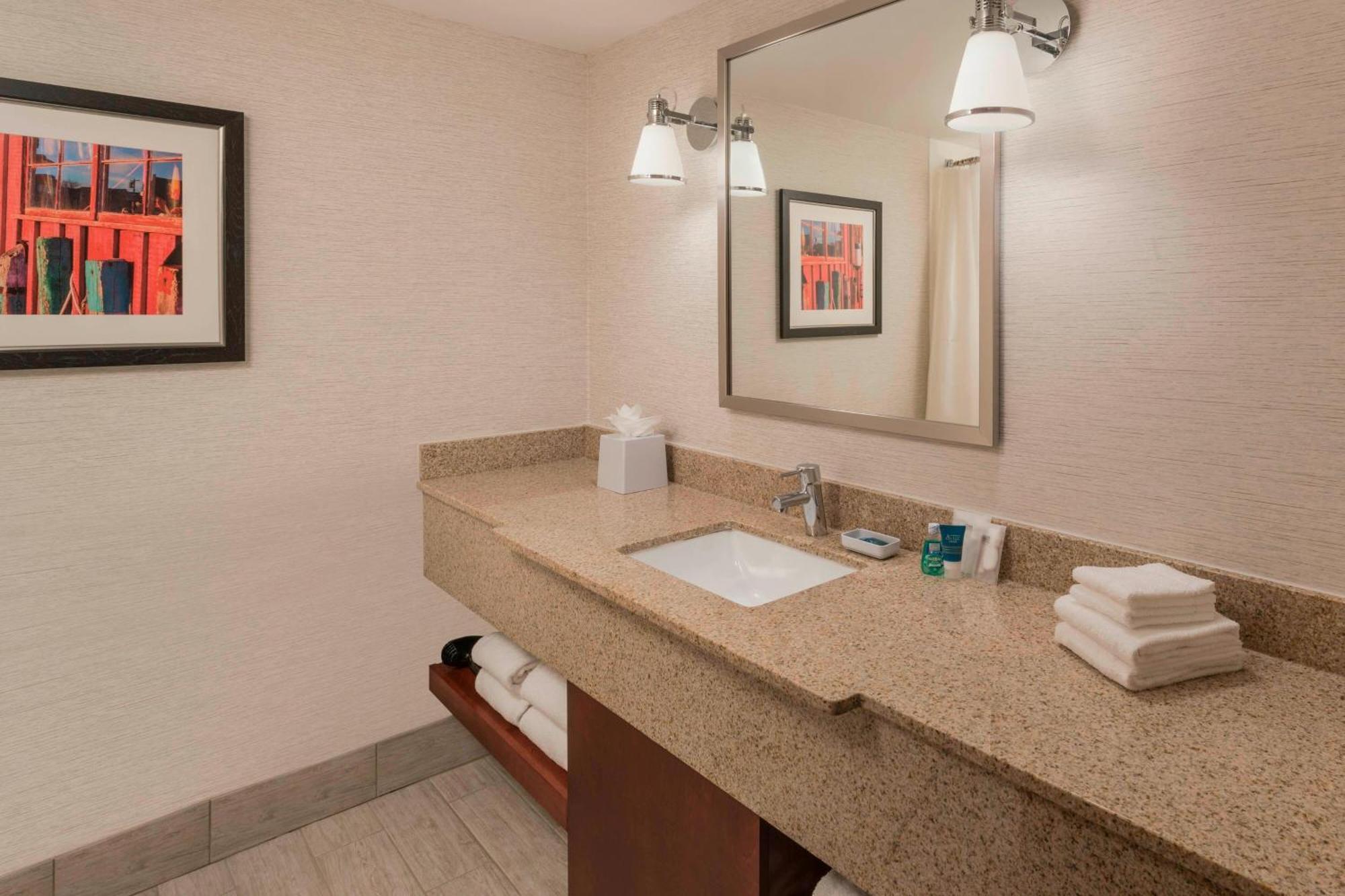 Four Points By Sheraton Boston Logan Airport Ревир Экстерьер фото