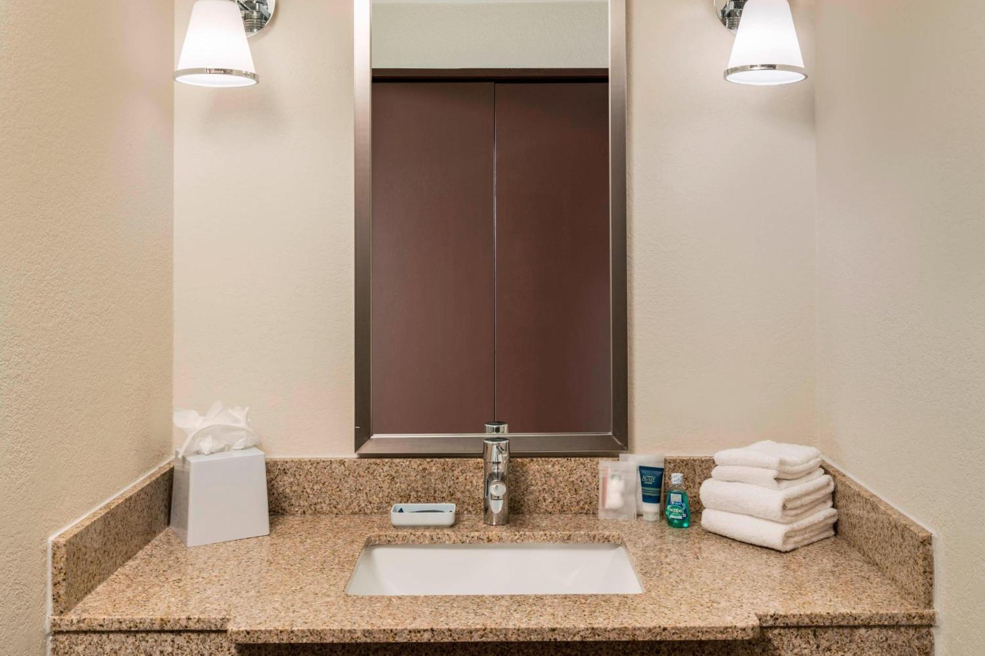 Four Points By Sheraton Boston Logan Airport Ревир Экстерьер фото